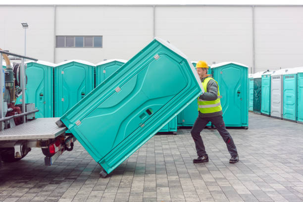 Best Porta potty delivery and setup  in Holbrook, NY